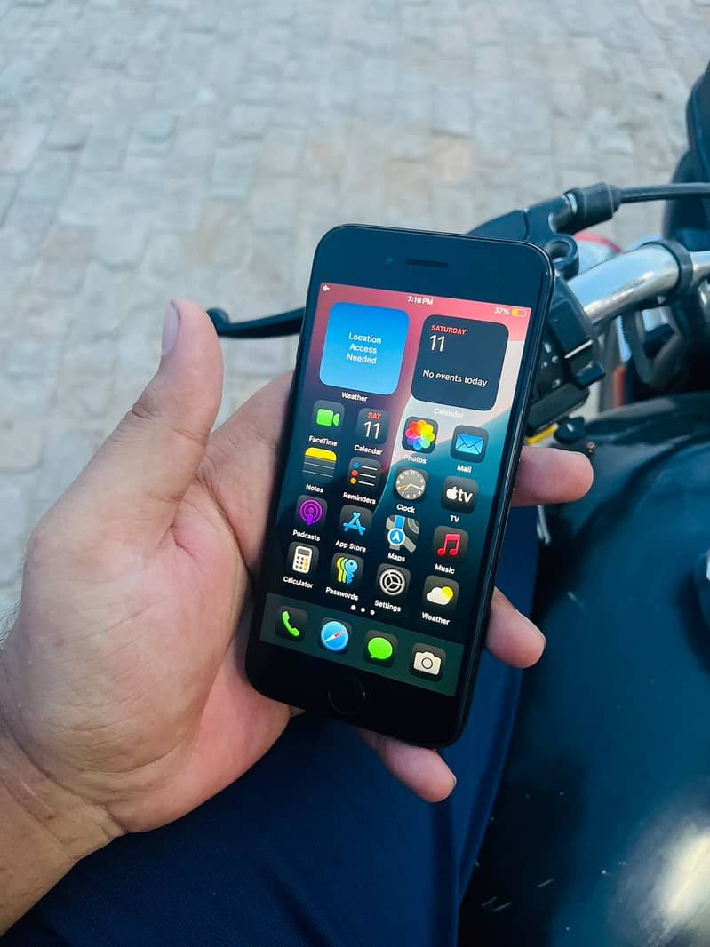 Apple iPhone SE 3