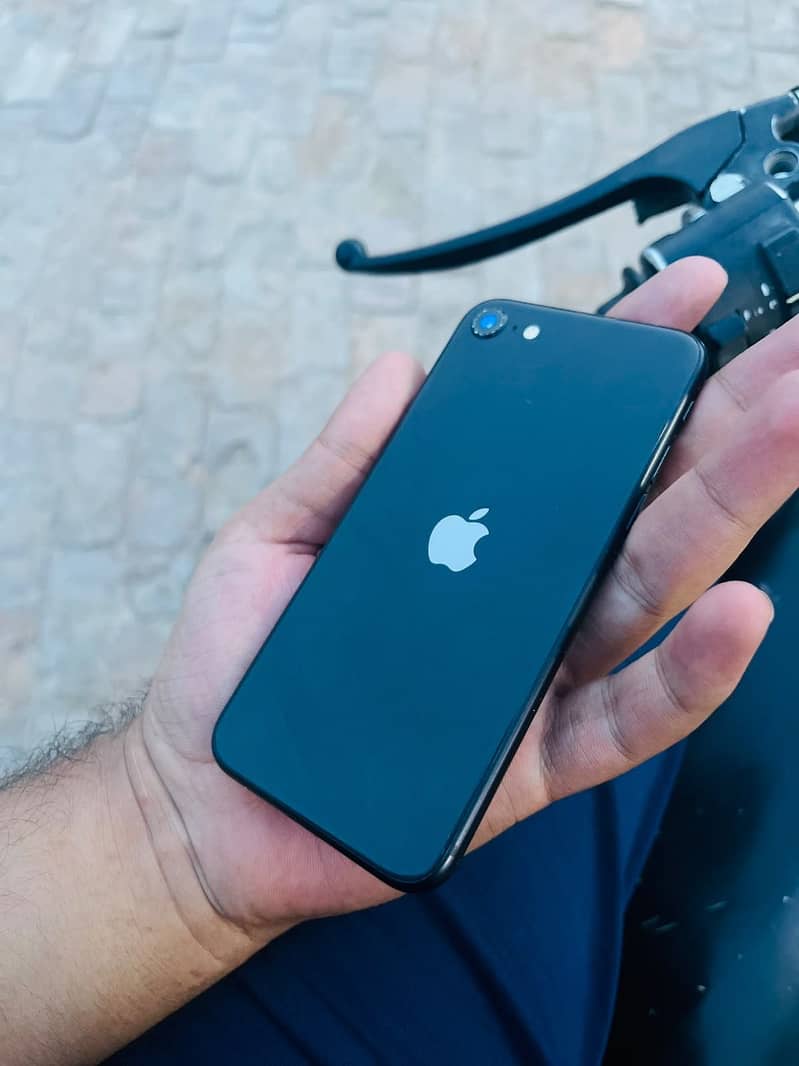 Apple iPhone SE 6