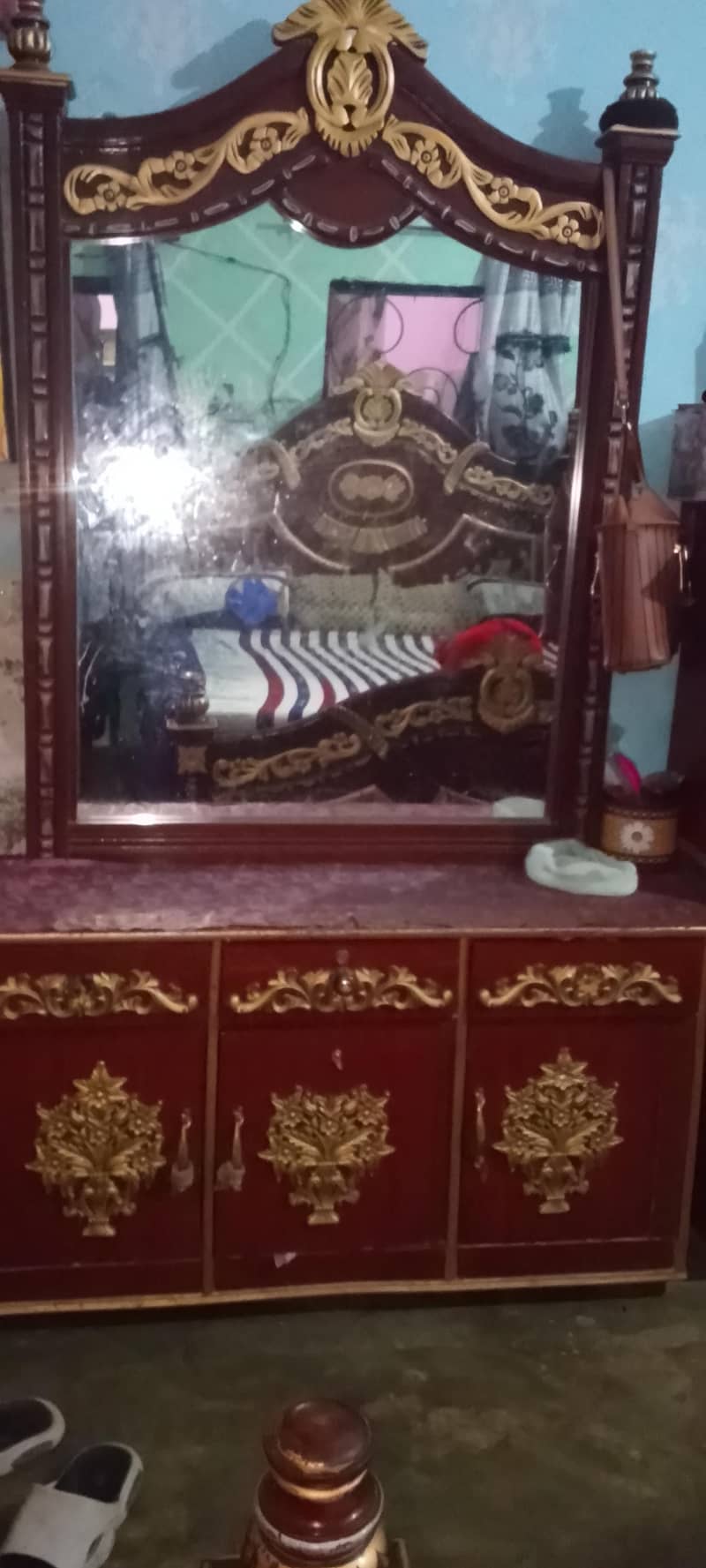 bed. . 5