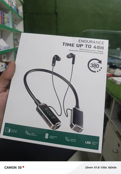 Neck earphones