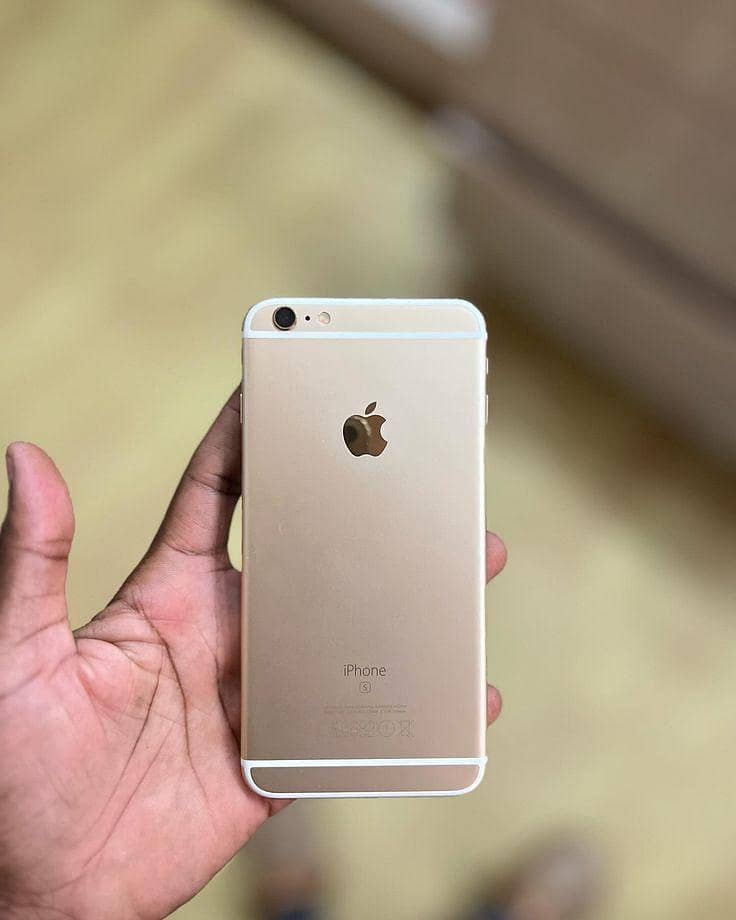 Apple iPhone 6S Plus 0