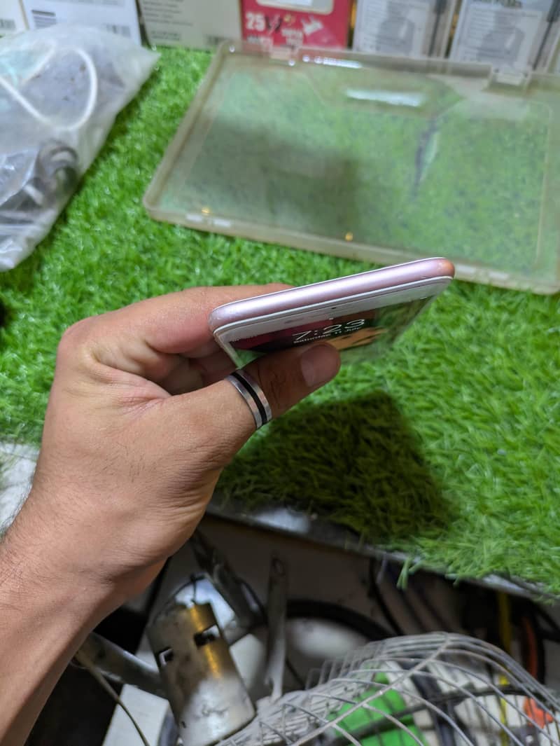 Apple iPhone 7 Plus 4
