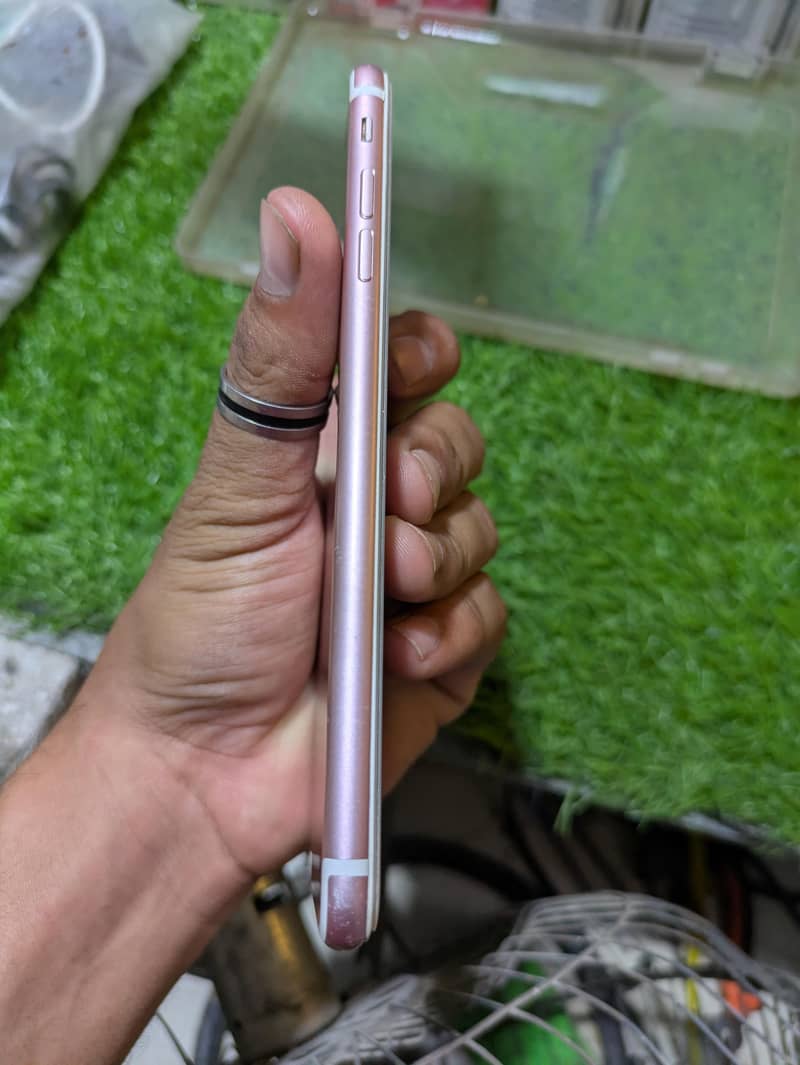 Apple iPhone 7 Plus 5