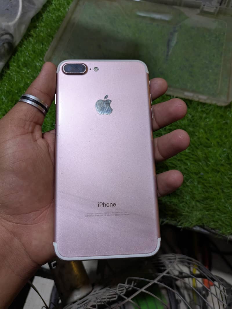 Apple iPhone 7 Plus 6