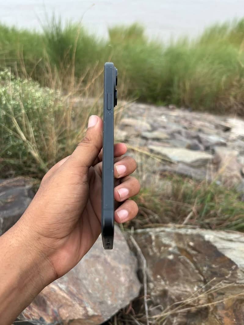 Apple iPhone 15 plus 6