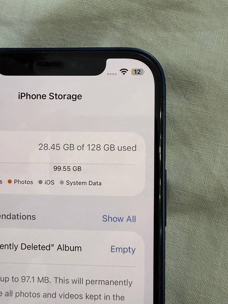 Apple iPhone 12 4