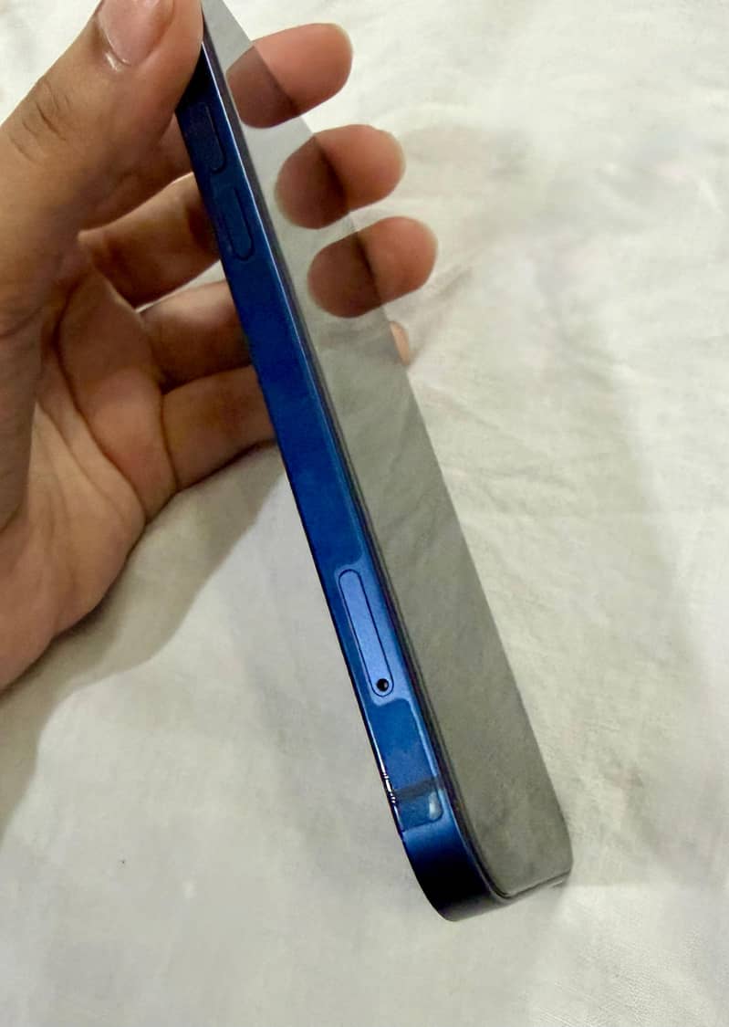 Apple iPhone 12 7