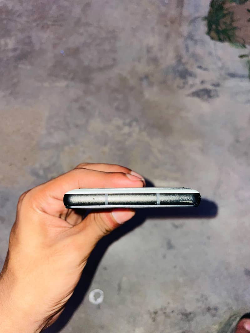 Google Pixel 6a 5