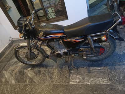CG 125  2018 Model Black addition