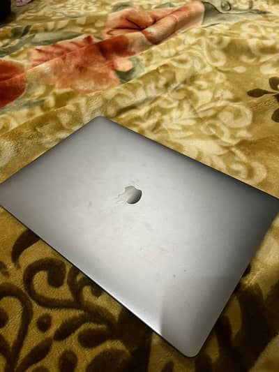 MacBook pro 2016 model