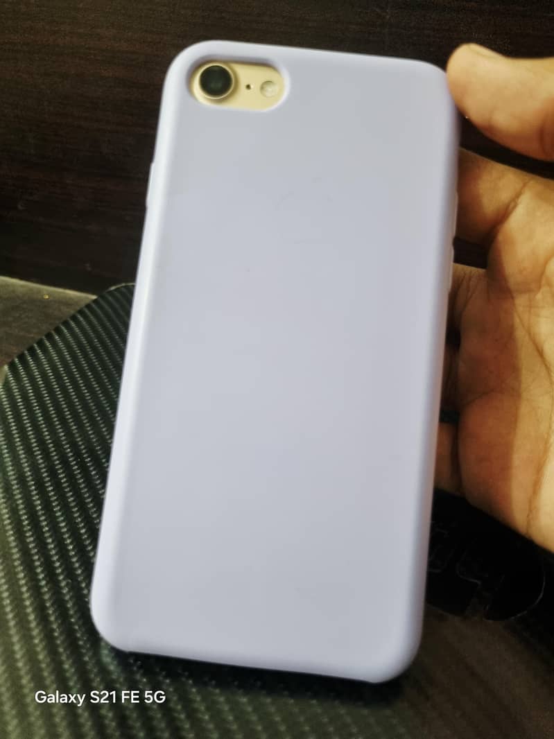 Apple iPhone 7 1