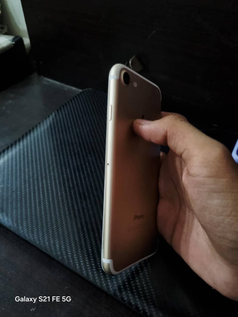 Apple iPhone 7 5