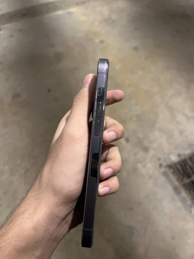 Apple iPhone 14 Pro 4