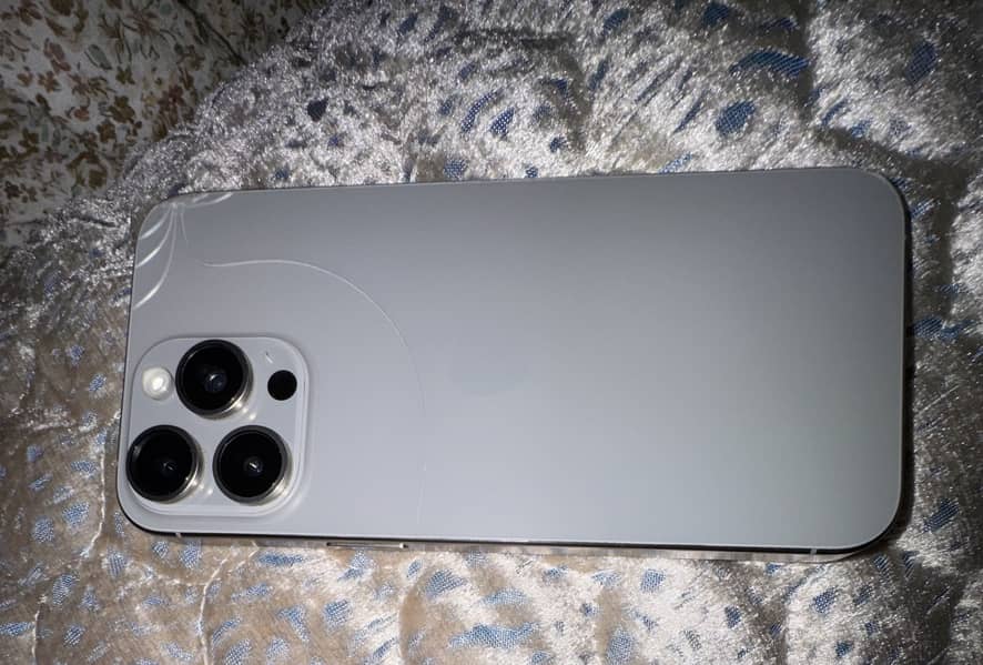 Apple iPhone 15 Pro Max 0