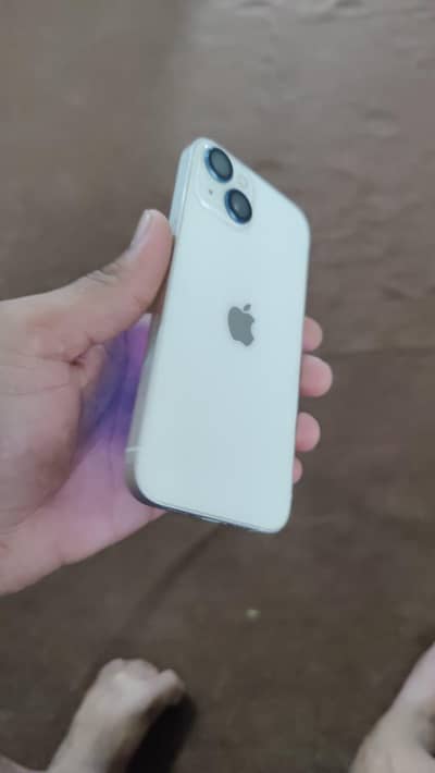 Apple iPhone 13