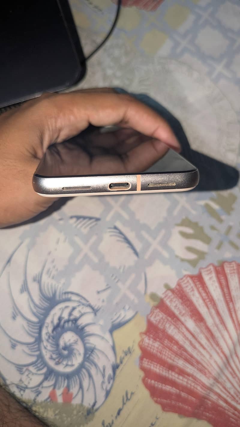Google Pixel 8 2