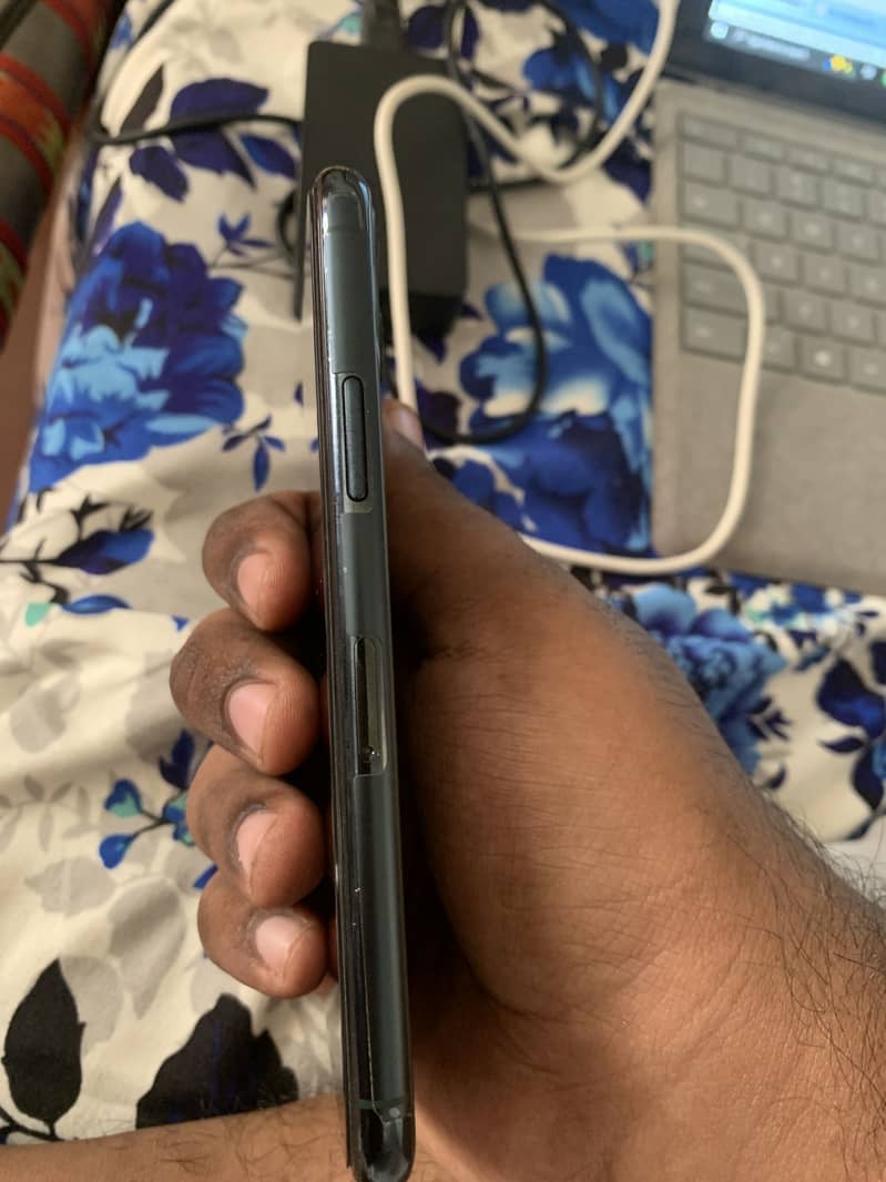 Apple iPhone 11 Pro 0