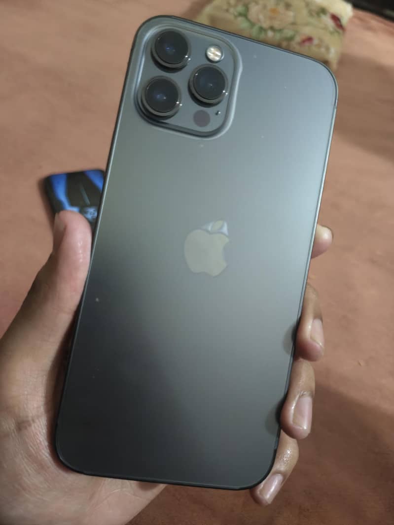 Iphone 12 pro max 4
