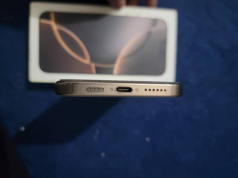 Apple iPhone 16 Pro Max 1