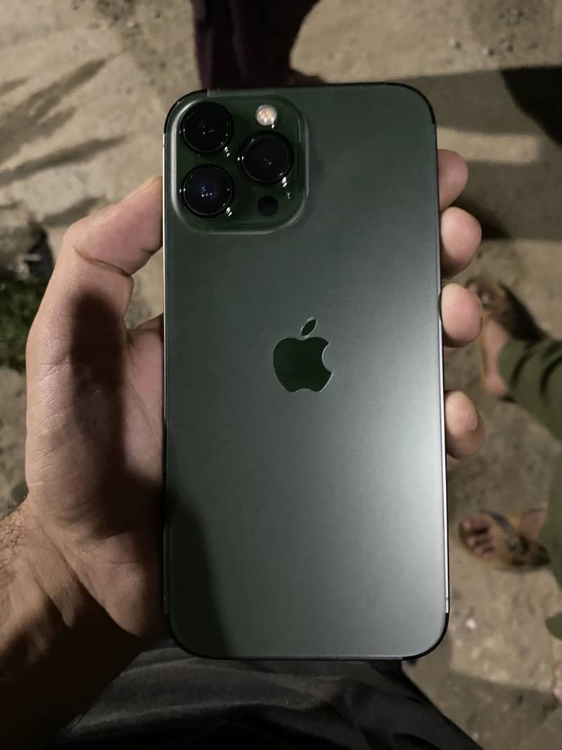 Apple iPhone 13 Pro Max 4
