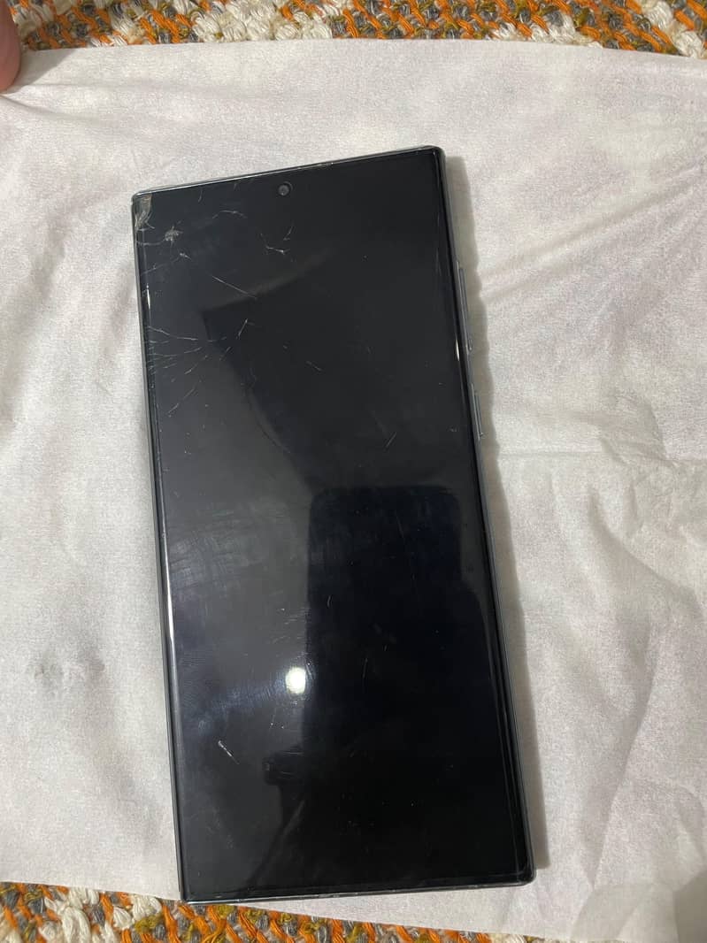 Samsung Mobile S22 Ultra 3