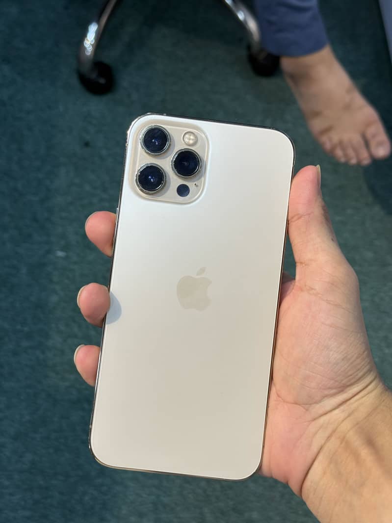 Apple iPhone 12 Pro Max 4