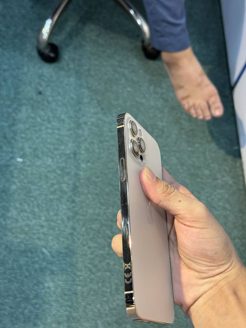 Apple iPhone 12 Pro Max 6