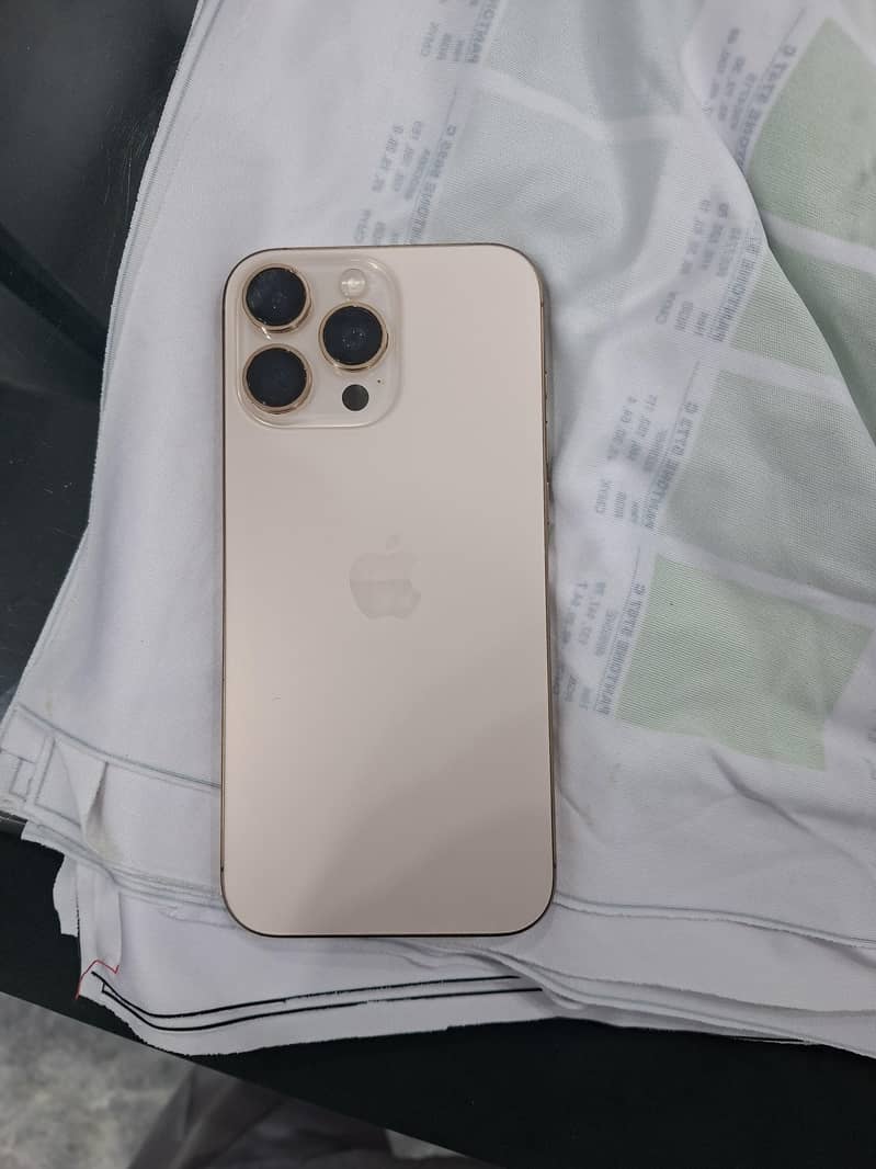Apple iPhone 16 Pro Max 0
