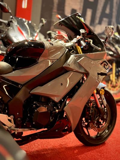 Yamaha R1M 400cc Dual Cylinder