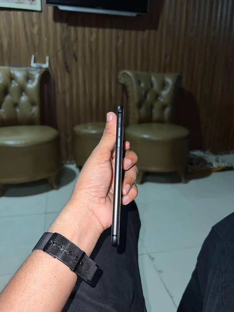iPhone 8 plus 5