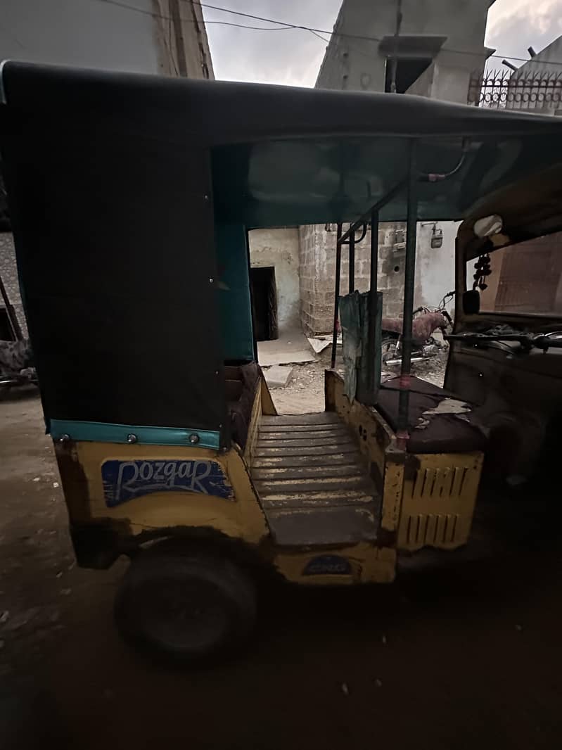 ROZGAR RICKSHAW 12