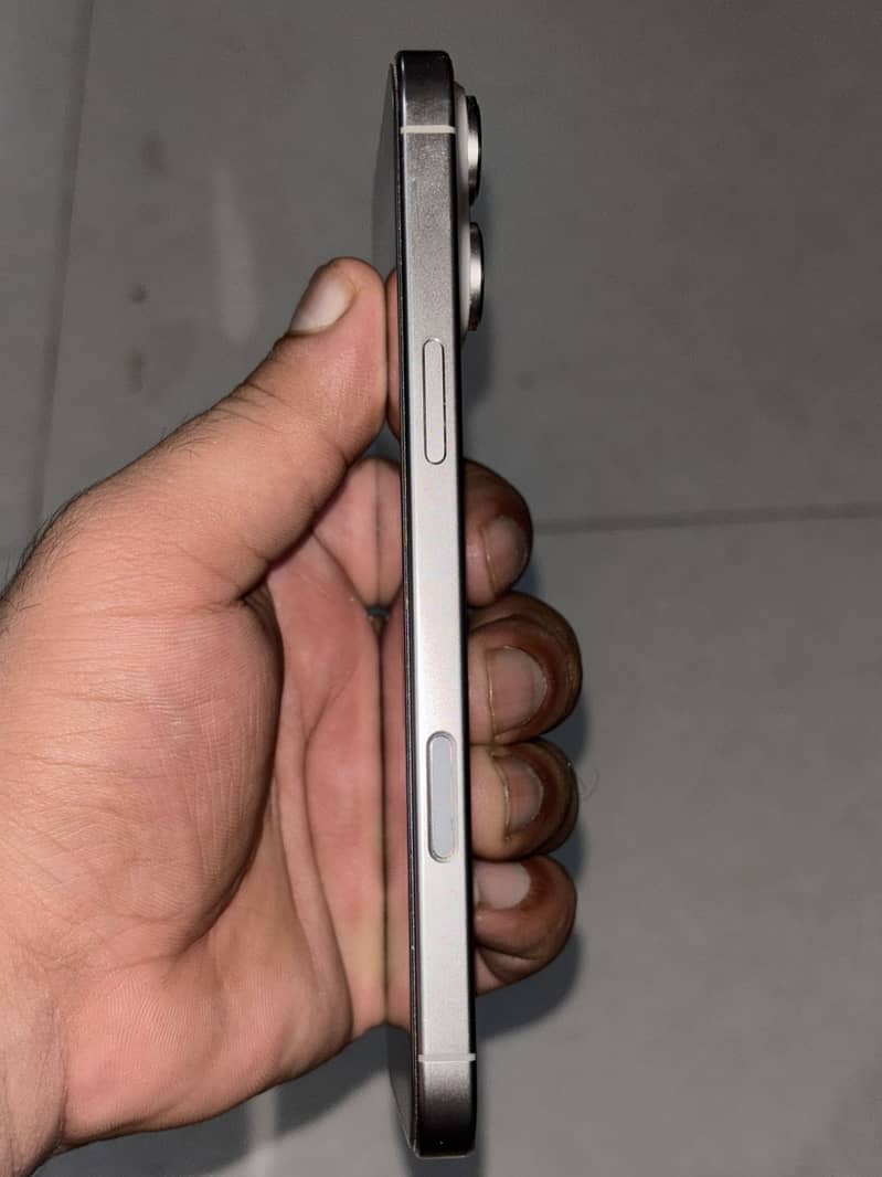 Apple iPhone 16 Pro Max 512 gb 3