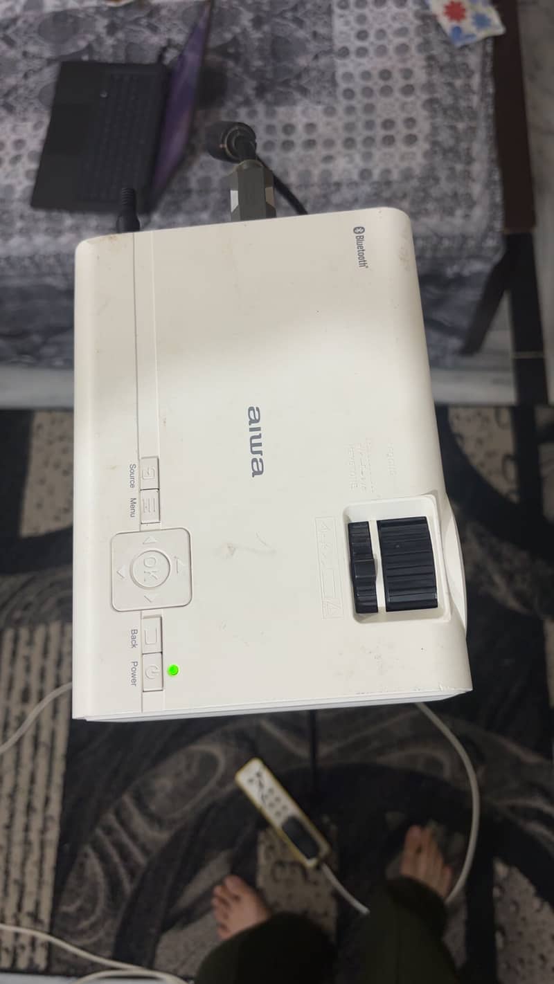 Aiwa home projector 2