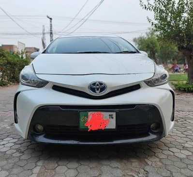 Toyota Prius Alpha 2012