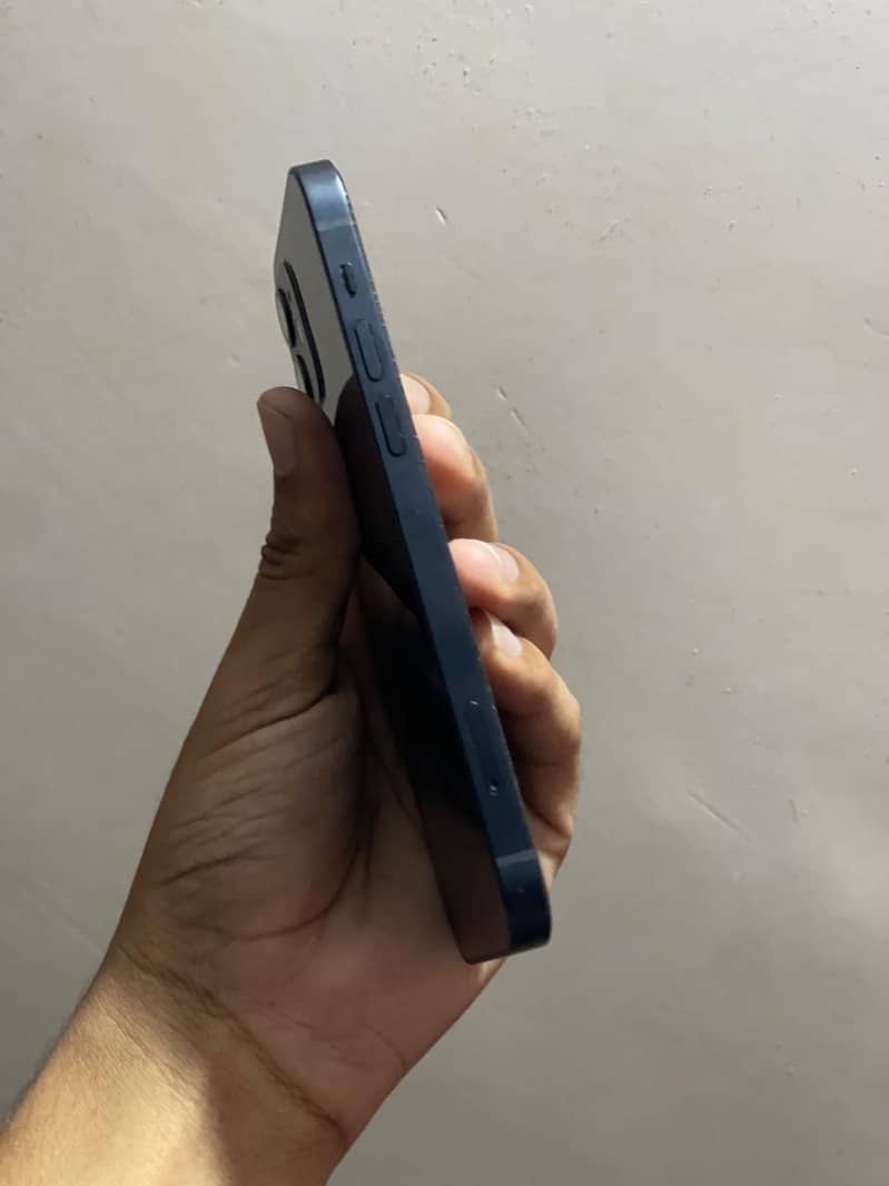 Apple iPhone 12 2