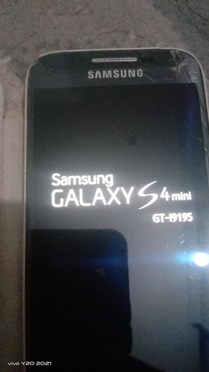 Samsung Mobile S4 Mini 3