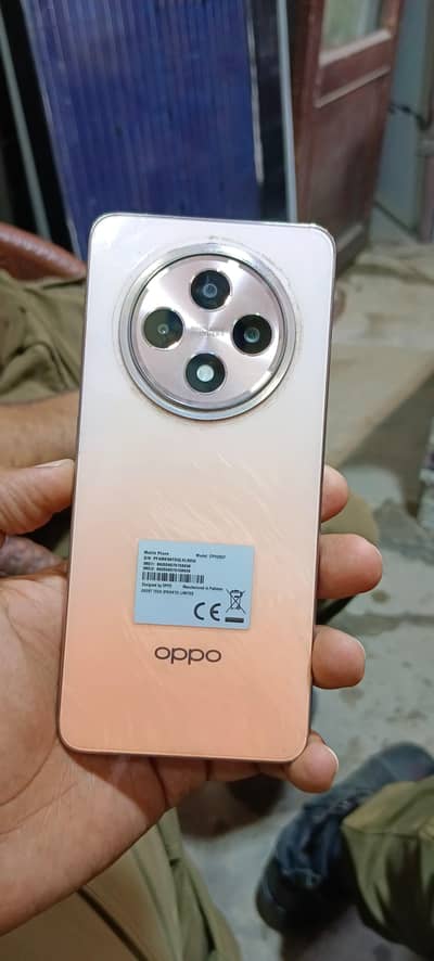 OPPO Reno f12