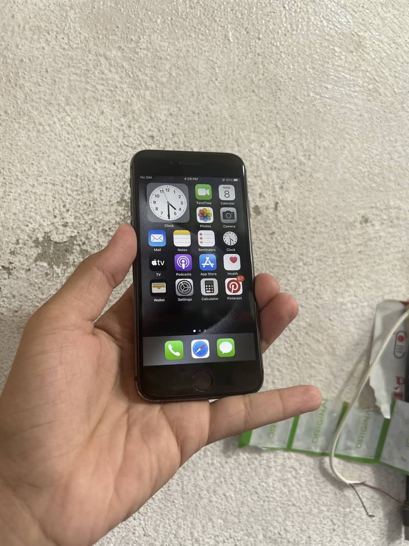 Apple iPhone 8 0