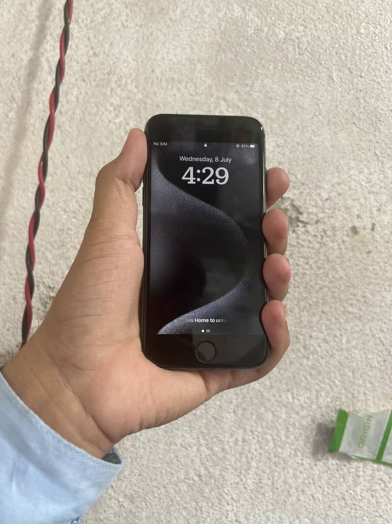 Apple iPhone 8 1