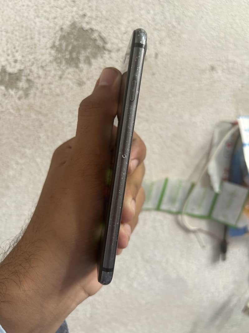 Apple iPhone 8 4