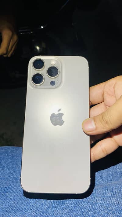 Apple iPhone 16 Pro Max