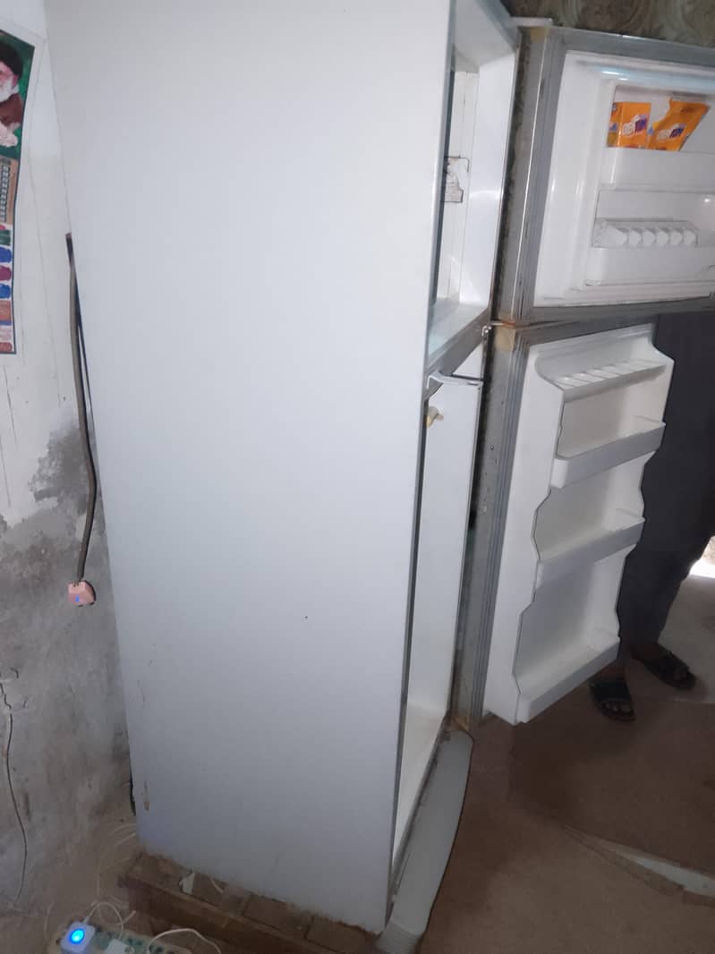 Dawlance used refrigerator 1
