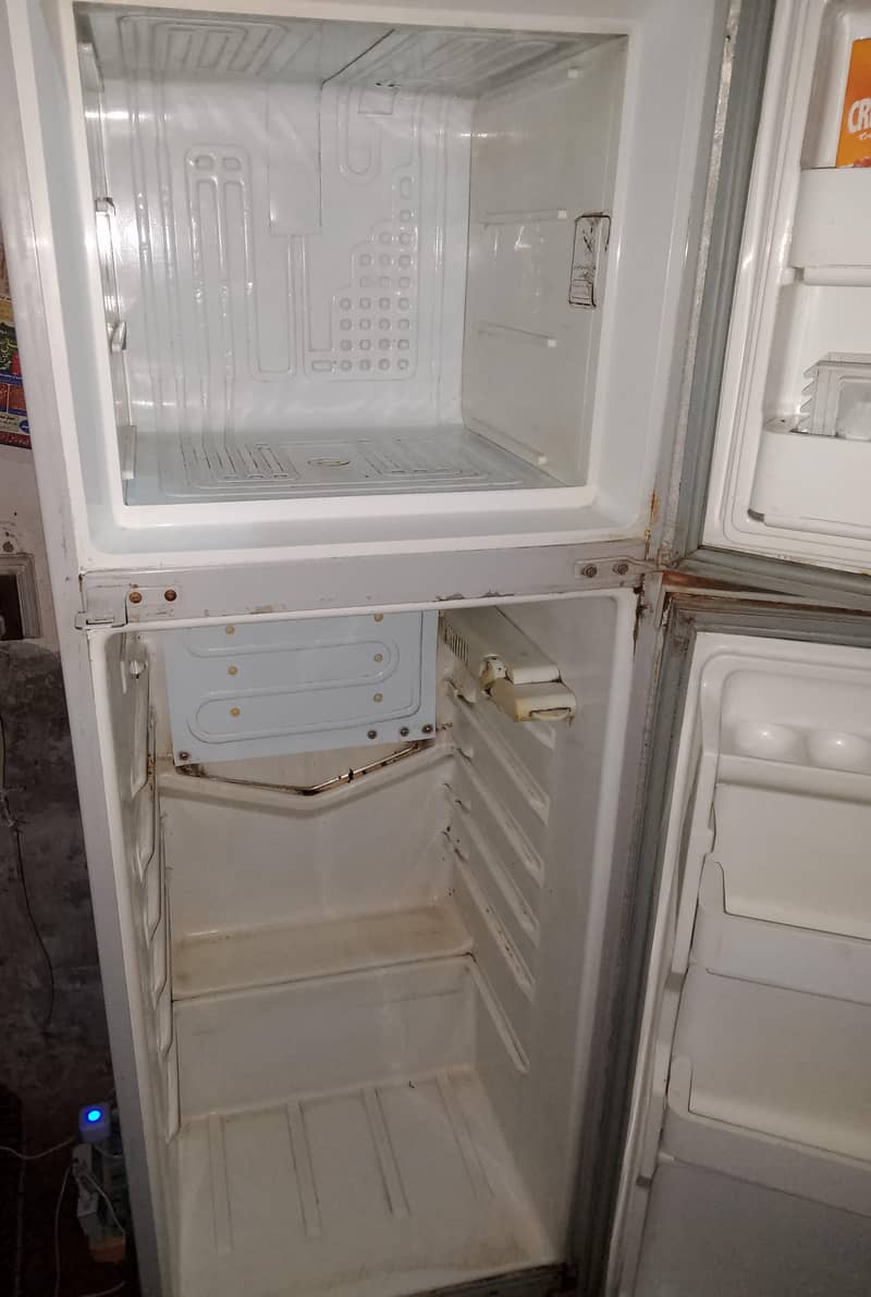 Dawlance used refrigerator 3