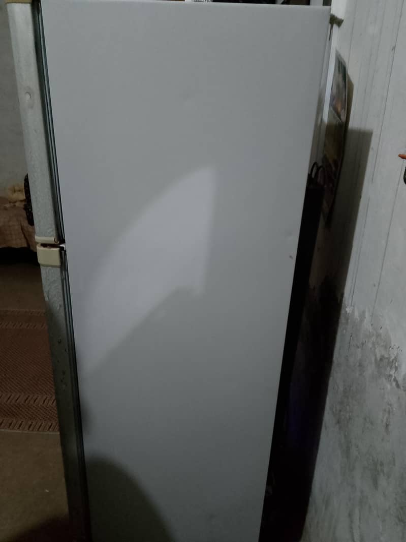Dawlance used refrigerator 4