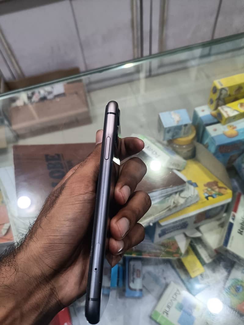 Apple iPhone 11 1