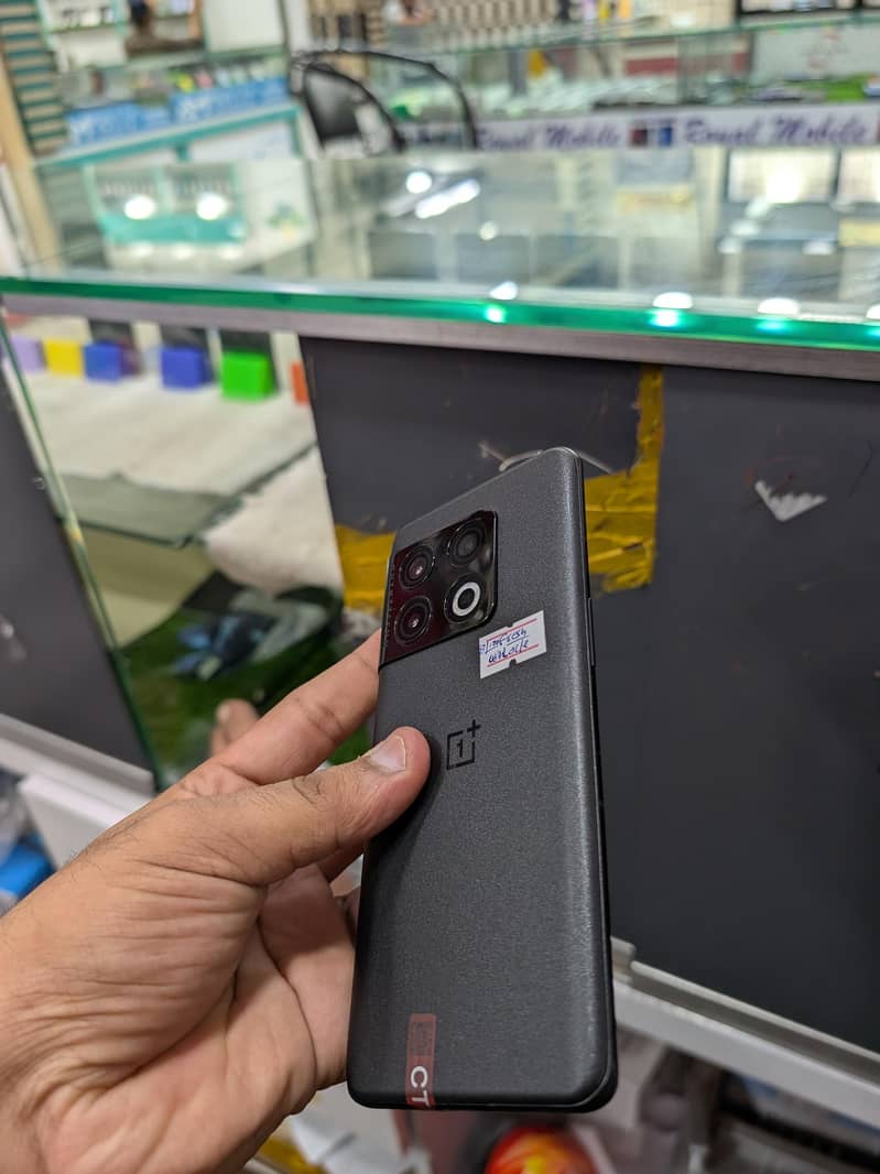 One Plus 10 Pro 5