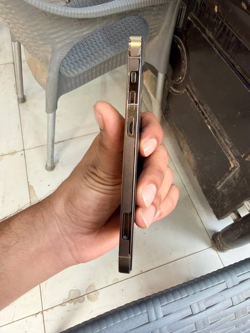 Apple iPhone 12 Pro 3