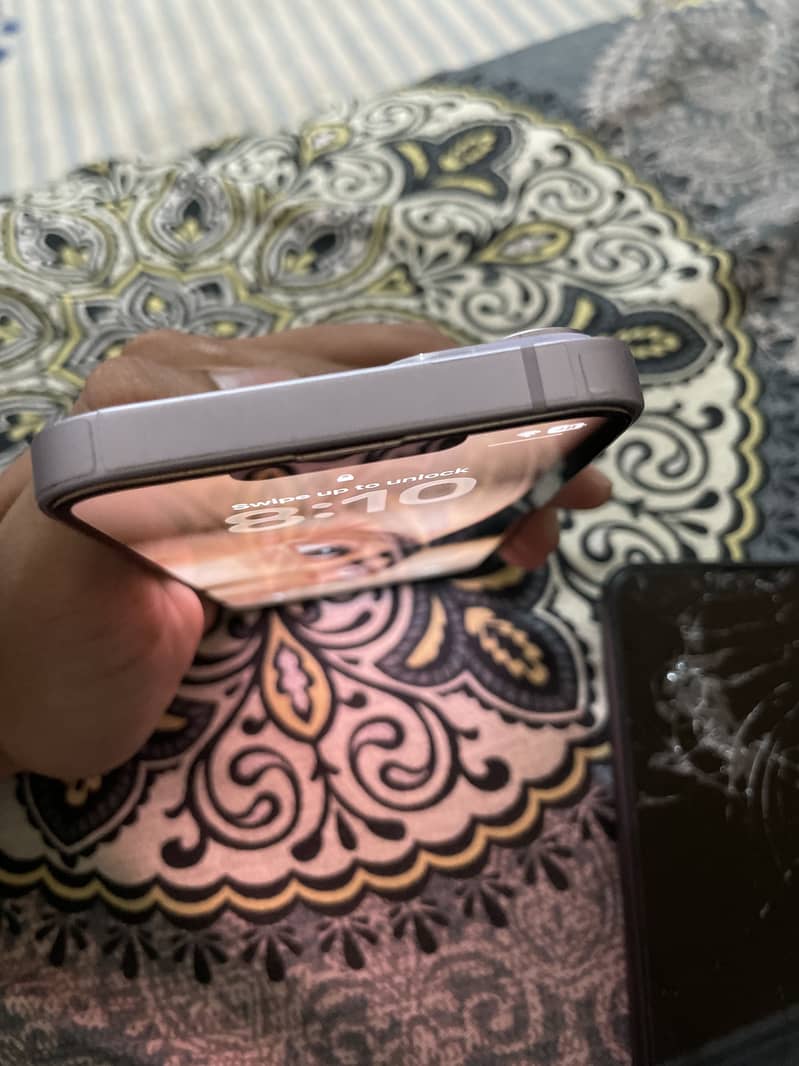 Apple iPhone 14 3