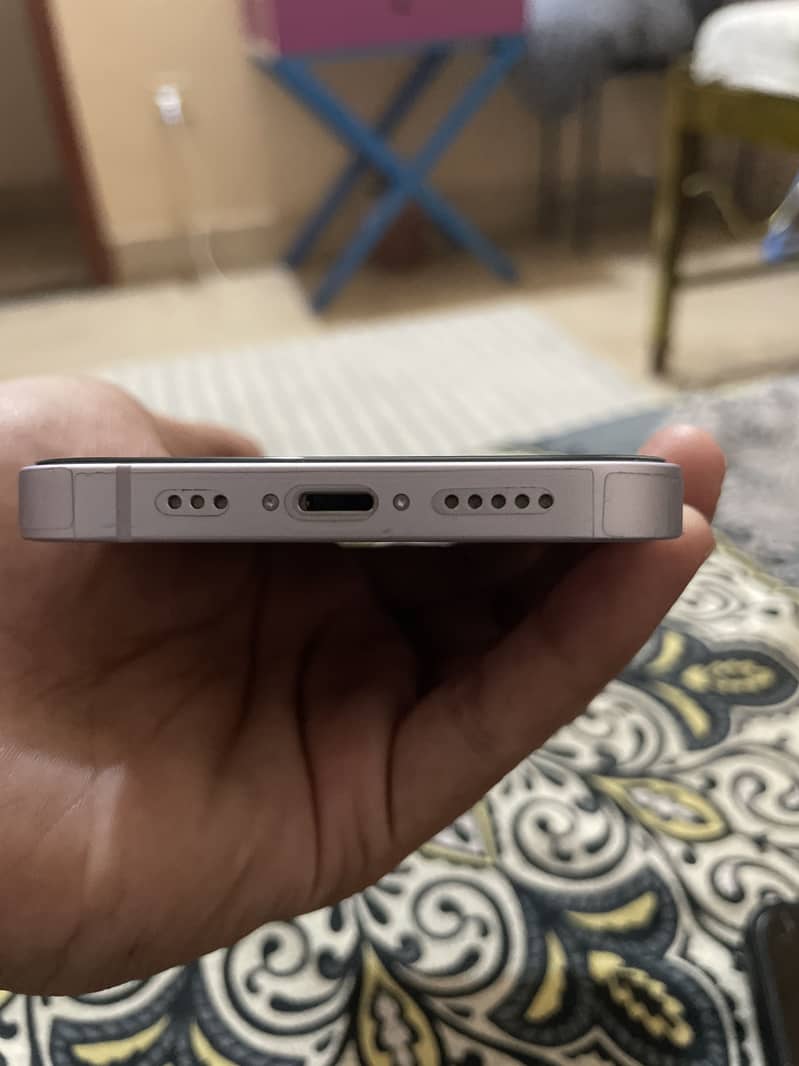 Apple iPhone 14 4