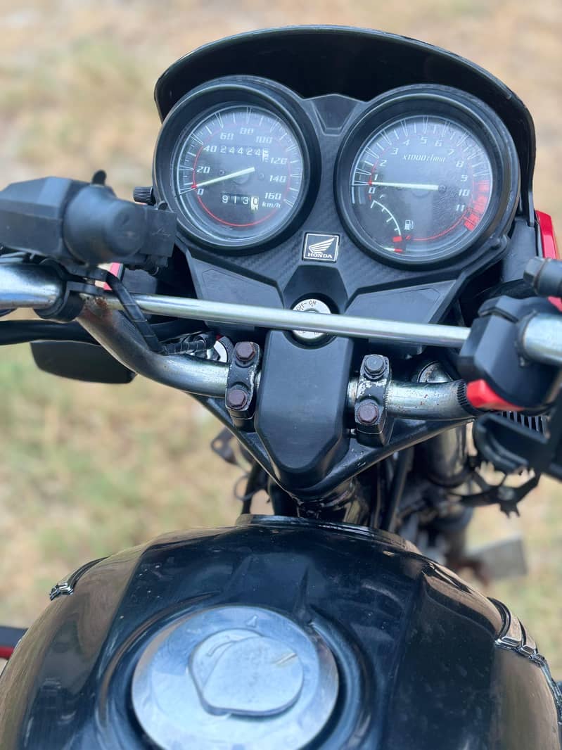 Honda CB125f 8